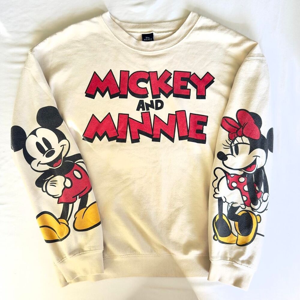 Disney Women's Cream and Red Sweatshirt